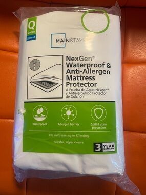Mainstays White Waterproof Mattress Protector
